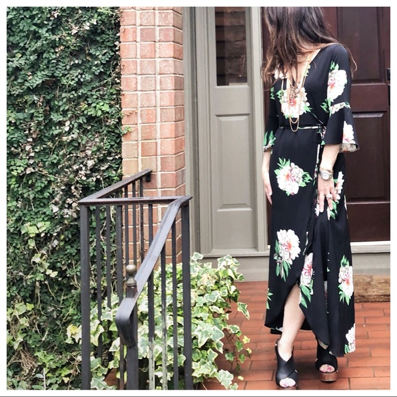 ✨PARIS✨Beautiful wrap floral dress - Picture 6 of 8